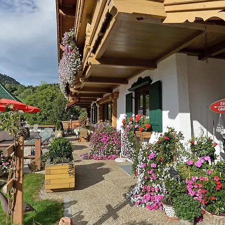 Gaestehaus Grauss B&B 티어제