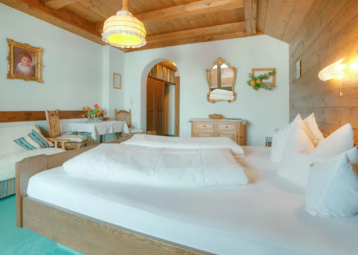 Gaestehaus Grauss Bed & Breakfast 3*