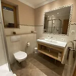 Oda ve Kahvaltı Gaestehaus Grauss 3*
