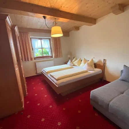 Gaestehaus Grauss تيرسي