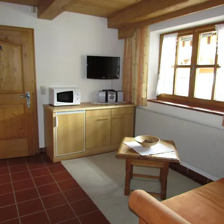 Gaestehaus Grauss Bed & Breakfast 3*