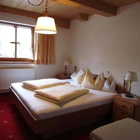 Bed and Breakfast Gaestehaus Grauss 3*