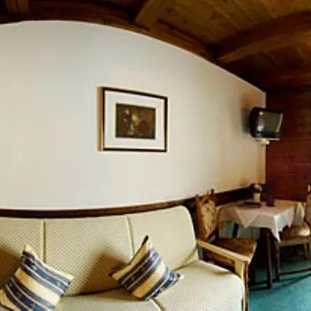 Gaestehaus Grauss فندق مبيت وإفطار 3*