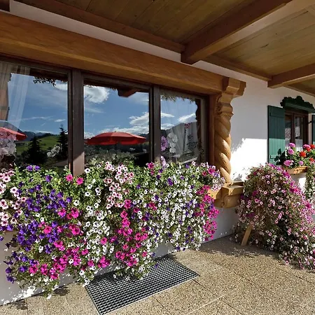 Gaestehaus Grauss فندق مبيت وإفطار 3*